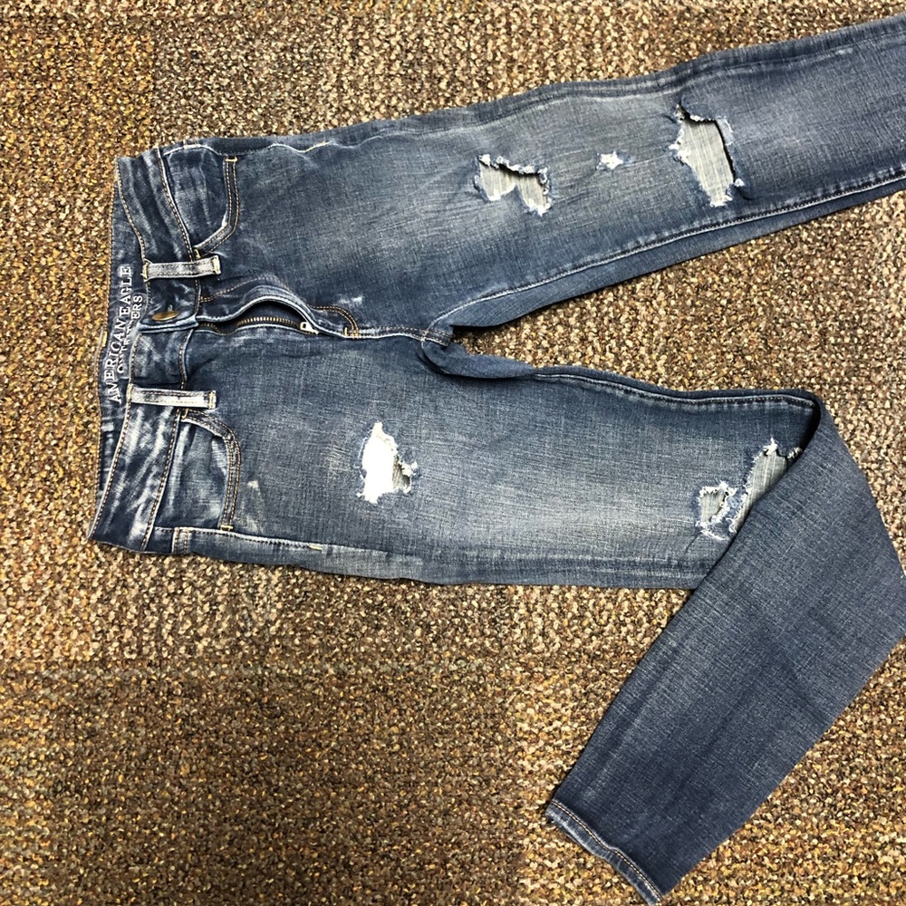American eagle distressed skinny jeans